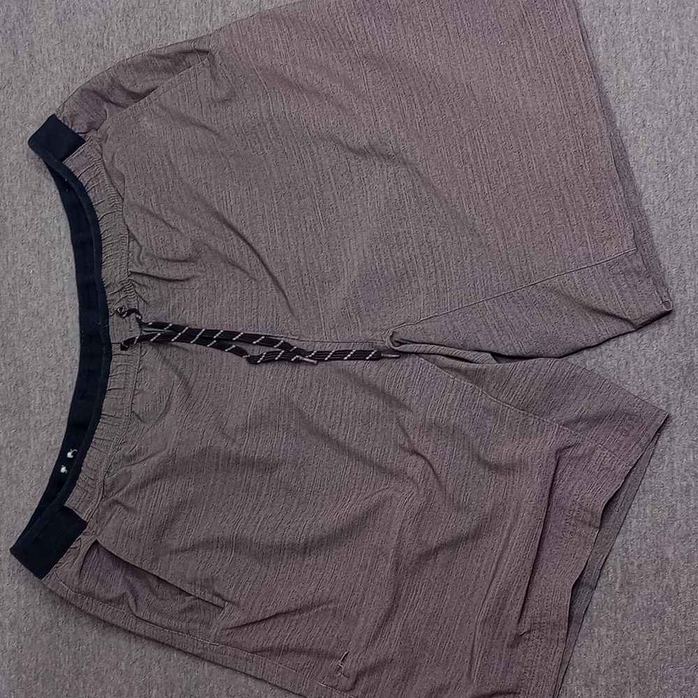 Columbia Bermuda Board‎ Shorts Men's  Large Gray Black Unlined